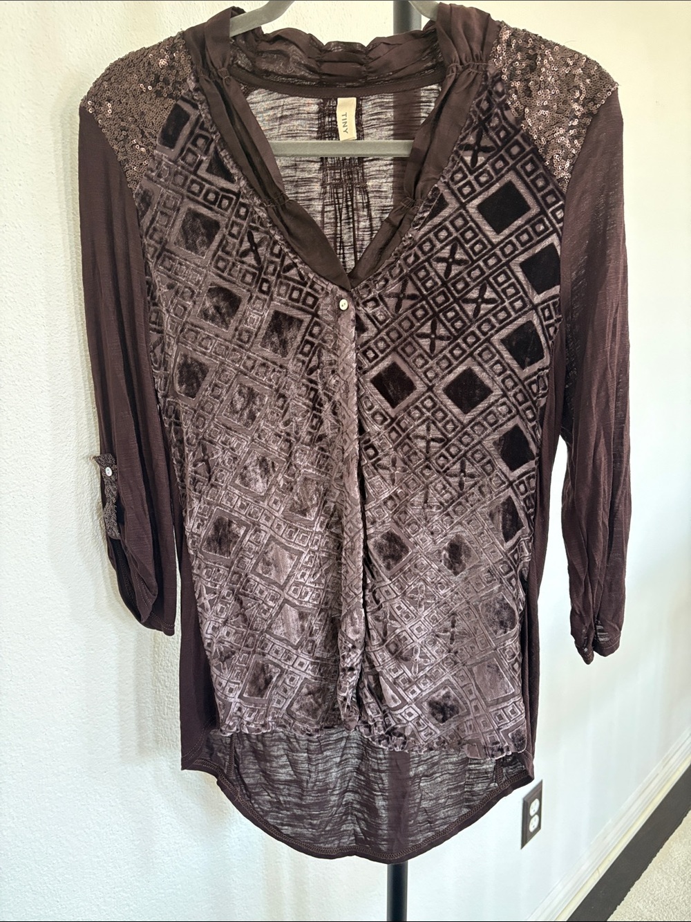 Tiny Leighton Velvet Buttondown Blouse Size XL - Picture 5 of 12